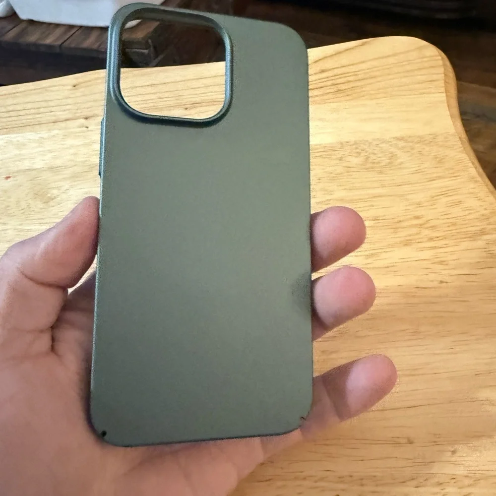 Men’s iPhone 14 Pro cases.